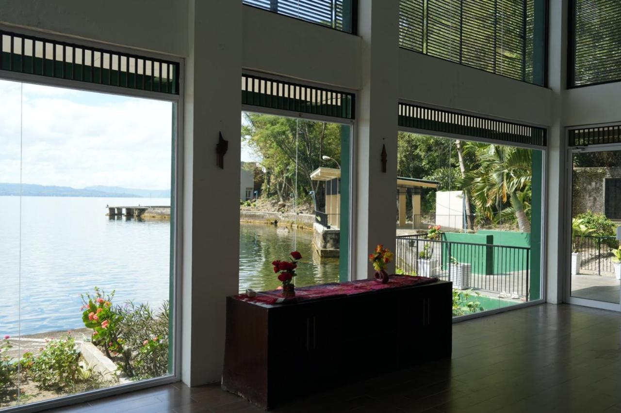 Tiara Bunga Hotel & Villa Balige Exterior photo